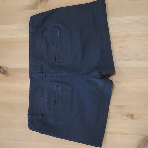 Short shorts! - Picture 2 of 6